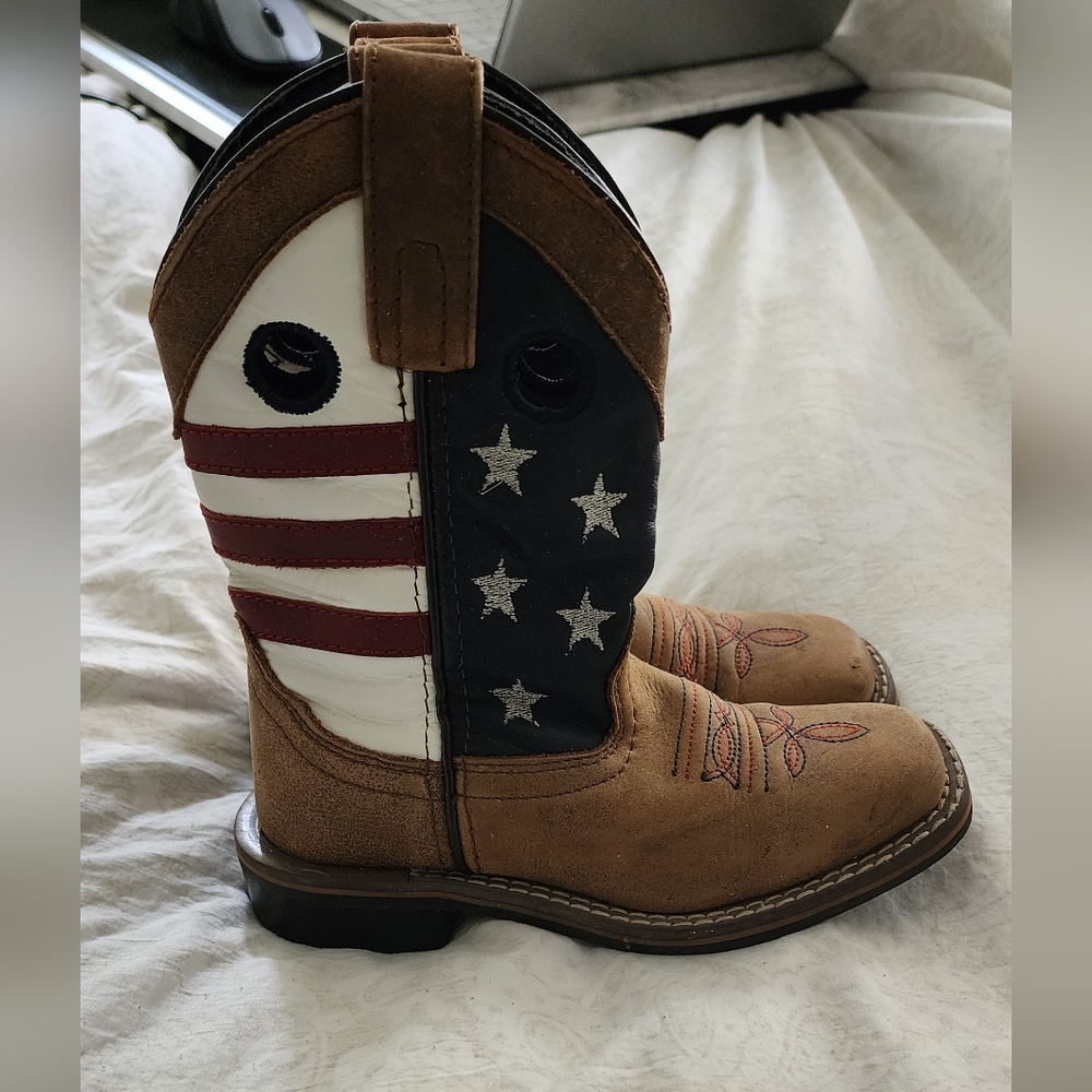 Boys boots